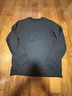 guess 黒　トレーナー