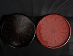 菊紋様 盆 2枚セット 朱色 黒色のサムネイル