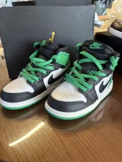 Nike ジョーダン1 レトロ　ハイ　ブラック/ホワイト/グリーン