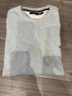 薄グレー、セーター