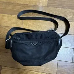 PRADA ブラック ショルダーバッグ