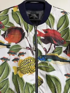 【今だけ値下げ】Bershka 魚×ボタニカル総柄 ボンバージャケット