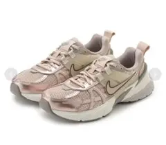 美品★NIKE V2K RUN コーラル　23.5 emmi