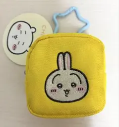 ちいかわカラビナつき刺繍スクエアミニポーチ　うさぎ