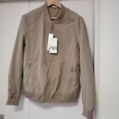 ☆新品、タグ付き☆ZARA ザラ ベージュ ナイロンジャケット　L　長袖　薄手