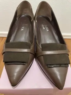 DIANA ブラウン ポインテッドトゥパンプス