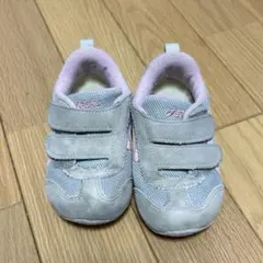 asics スクスク　アシックス　スニーカー