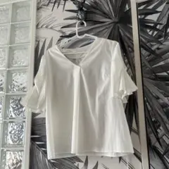 オペーク　美品白フリル袖 ホワイト Vネック ブラウスM38