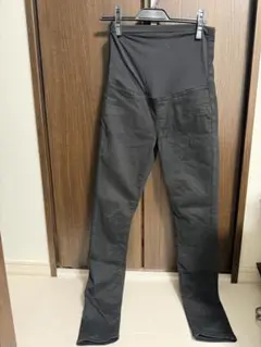 UNIQLOウルトラストレッチマタニティパンツ 黒　サイズM