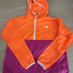 ノースフェイス　ウインドブレーカー