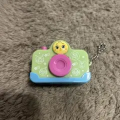 ガチャポン　カシャカシャみえるよアンパンマン　メロンパンナちゃん