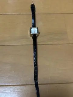 ジャンク品　ズッカ腕時計　レディース