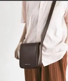 シンセティックレザー スクエア フラップ ミニ ショルダーバッグ