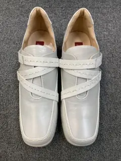 New Balance レザー ローファー 白のサムネイル