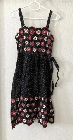 美品　タンクトップワンピース　ベルト付き　花柄　ブラック　F