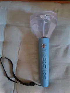 TREASURE OFFICIAL LIGHT STICK 青