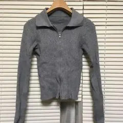 ジップアップセーター