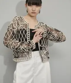 刺繍カーディガン