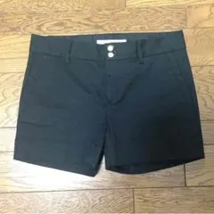 ZARAの黒ショートパンツ