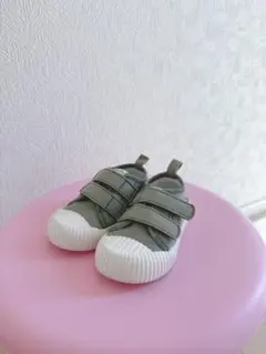 ベビースニーカー