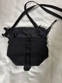 Supreme ショルダーバッグ ブラック　ネックポーチ サコッシュ 黒のサムネイル