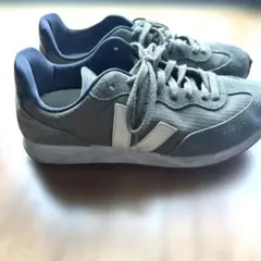VEJA カーキスニーカー28cmのサムネイル