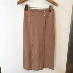 ROYAL PARTY ボタン付きベージュタイトスカート　ダブルスリット