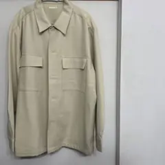 GU ベージュ ポケット付き長袖シャツ