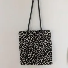 Item thumbnail for item a2f76709-e5d2-4e85-85ad-d7ed2d9f649b