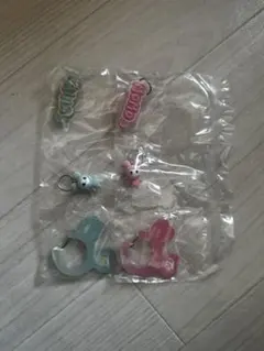 ［モモ、ミナ］TWICE LOVELYS アクリルカラビナフロッキーマスコット