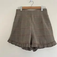 585) ナイスクラップ　ブラウン チェック柄 フリル付き ショートパンツ