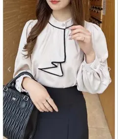 【匿名発送】INGNI(イング) ボウタイトロミブラウス　ベージュ