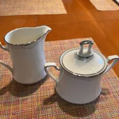 ノリタケのシュガーポットとミルク入れです上品なデザインですのサムネイル