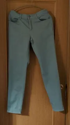 スリムフィット カジュアルパンツ