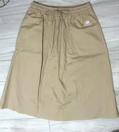 New Balance ベージュ スカート