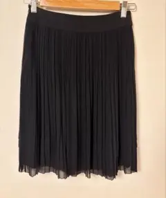 黒 プリーツスカート ひざ丈