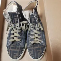 Fendi ロゴ入り ネイビーハイカットスニーカー