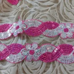 ピンクとホワイトのスパンコールリボン幅４cm　長さ２m