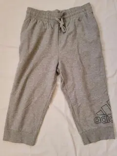 【新品】アディダス七分丈パンツ グレー