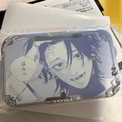 当選品【即購入⭕メルカリ便箱配送】極楽街 アルマ タオ 角缶バッジ 極楽街 POPUP 角缶バッジ アルマ - メルカリ