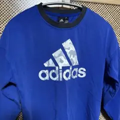 adidas アディダス 青 長袖カットソー 迷彩ロゴ 130cm
