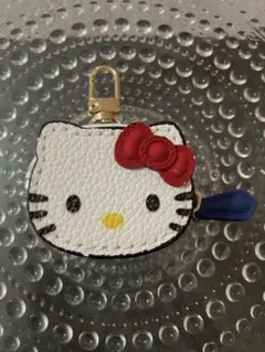 新品✨即発送❣]ハローキティ チャーム型コインケース／AirTagケース