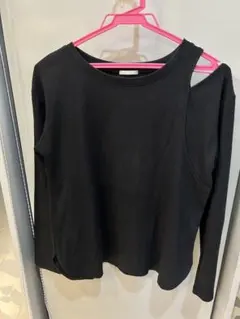 美品　ＧＵ　ブラック Mサイズ 長袖デザインカットソー　片肩開き ラウンド裾