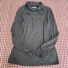 axes femme グレー レース刺繍ビジュー装飾長袖トップス