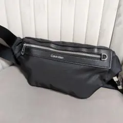 Calvin Klein ブラック ボディバッグ