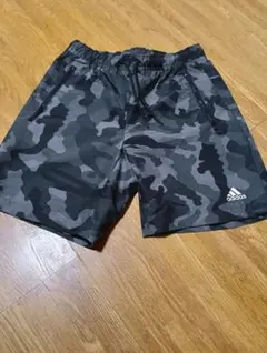 アディダス短パン