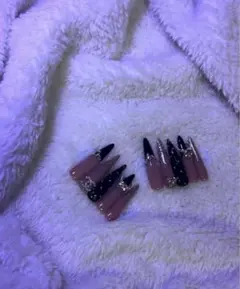 ストーン付きピンク黒ロングネイルチップ10本セット