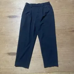 ユニクロ　タックテーパードパンツ