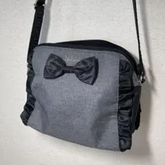 ニットプランナー　リボン付きグレーショルダーバッグ