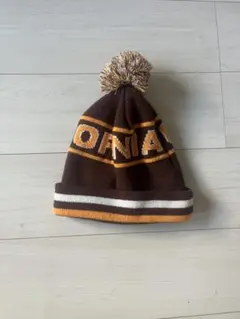 ブラウン ポンポン付きニット帽